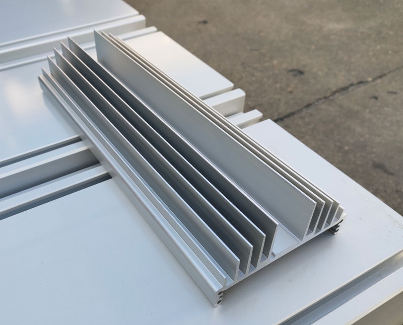 鋁型材散熱器